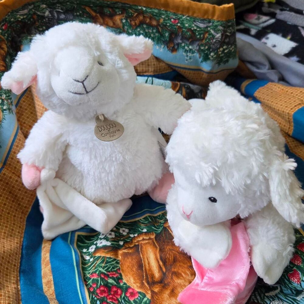 Bundle of 2 Soft Lamb Plushies Doudou et Compagnie Paris & BabyGund gift nursery